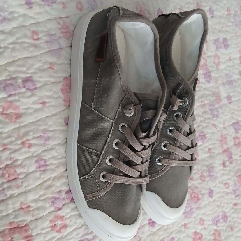 Jenn Ardor Gray Sneakers - Picture 2 of 10